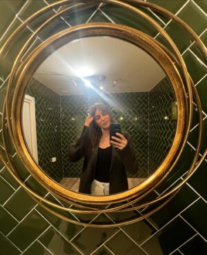 Irene Arcos Instagram - .
1- un poquito de norte, siempre.
2- lo de grabarse a uno mismo.
3- casa.
4- Fly me to the Moon
5- en  @jaujamadrid