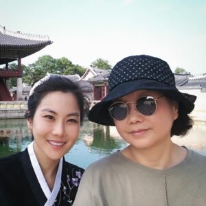 Irene Choi Instagram - Been back in LA exactly a week and still struggling to get back on a normal sleeping schedule. #tbt to fun moments w/ my mom (no filter btw, that’s actually her real skin) and my nieces with whom I watched many Zac Efron and Noah Centineo movies.