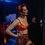 Irene Azuela Instagram - Este es nuestro Cabaret. Y si, hay besos, toqueteos y más. Porque este es un espacio de libertad. @cabaretmexico 📷 @emiliovaldes55