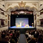 Irene Junquera Instagram - Cerrando la primera temporada de “Mujeres: la Dramedia”. Gracias por el sold out, Aranjuez, ha sido super divertido ✨ Nos vemos a partir de febrero cada fin de semana en el Teatro Arlequín de Madrid. Gracias equipazo por formar parte de todo esto 🎭