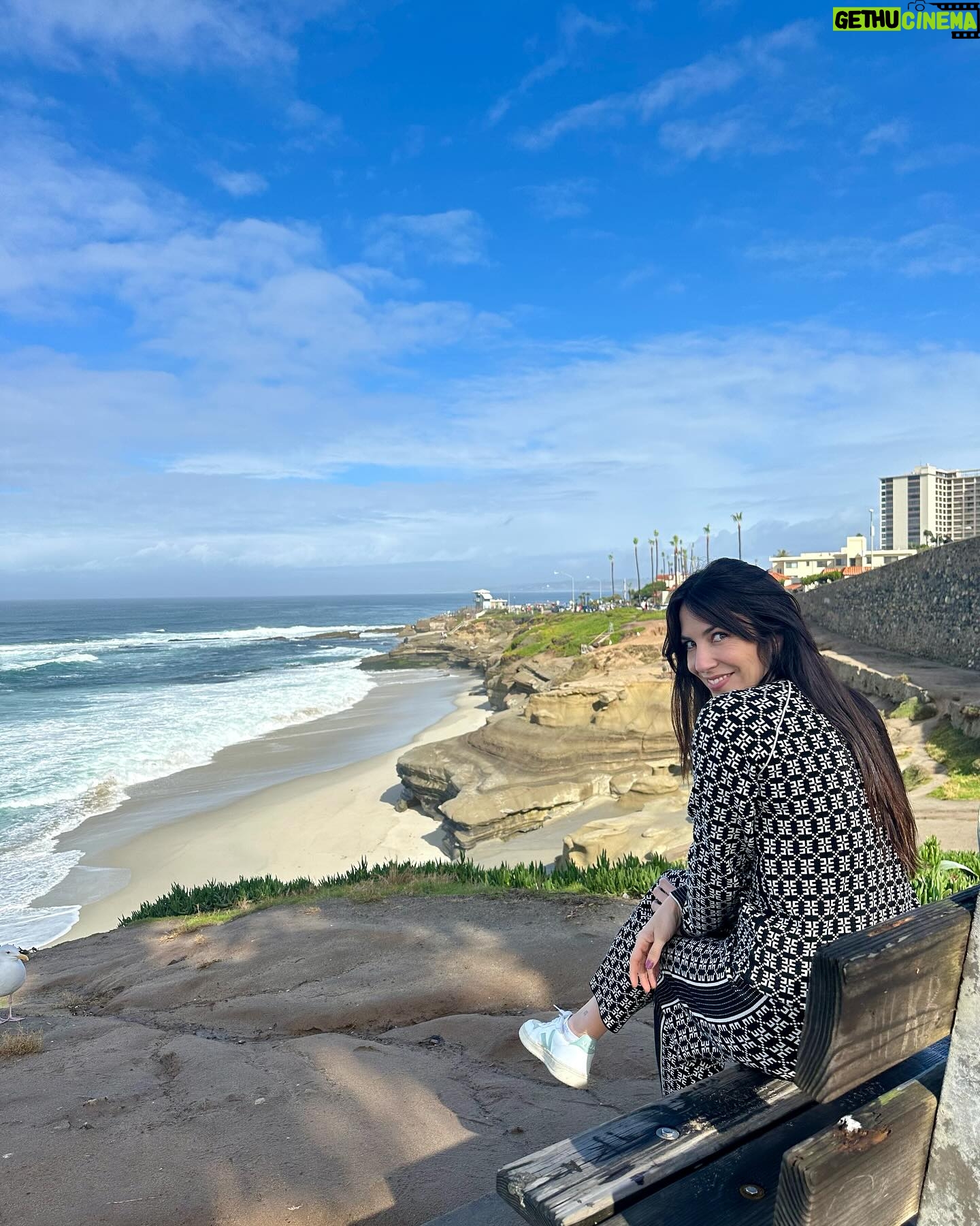 Irene Junquera Instagram - En uno de los condados más soleados lleva dos días lloviendo 🥲 Peeeeero ayer nos dio un ratito de tregua y pude hacer estos fotones que espero que os gusten. El último es un brindis por vosotr@s en un mexicano delicioso 😉 El 👗 es de @clndstno1 OF COURSE! @elisabettafranchi