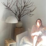 Irene Montalà Instagram - Ya sé que las colgué esta mañana en stories. Pero es que quiero verlas siempre que entre por aquí. Porque me las ha hecho Nico y porque representan una cotidianidad que es nuestra. Son reales, fuera de lo que todos vamos colgando por aquí. Esto es real, veo su mirada y nuestras mañanas. Amor de madre, que le vamos a hacer. Para mi, la mañana es siempre el mejor momento del día. A por la siguiente✨