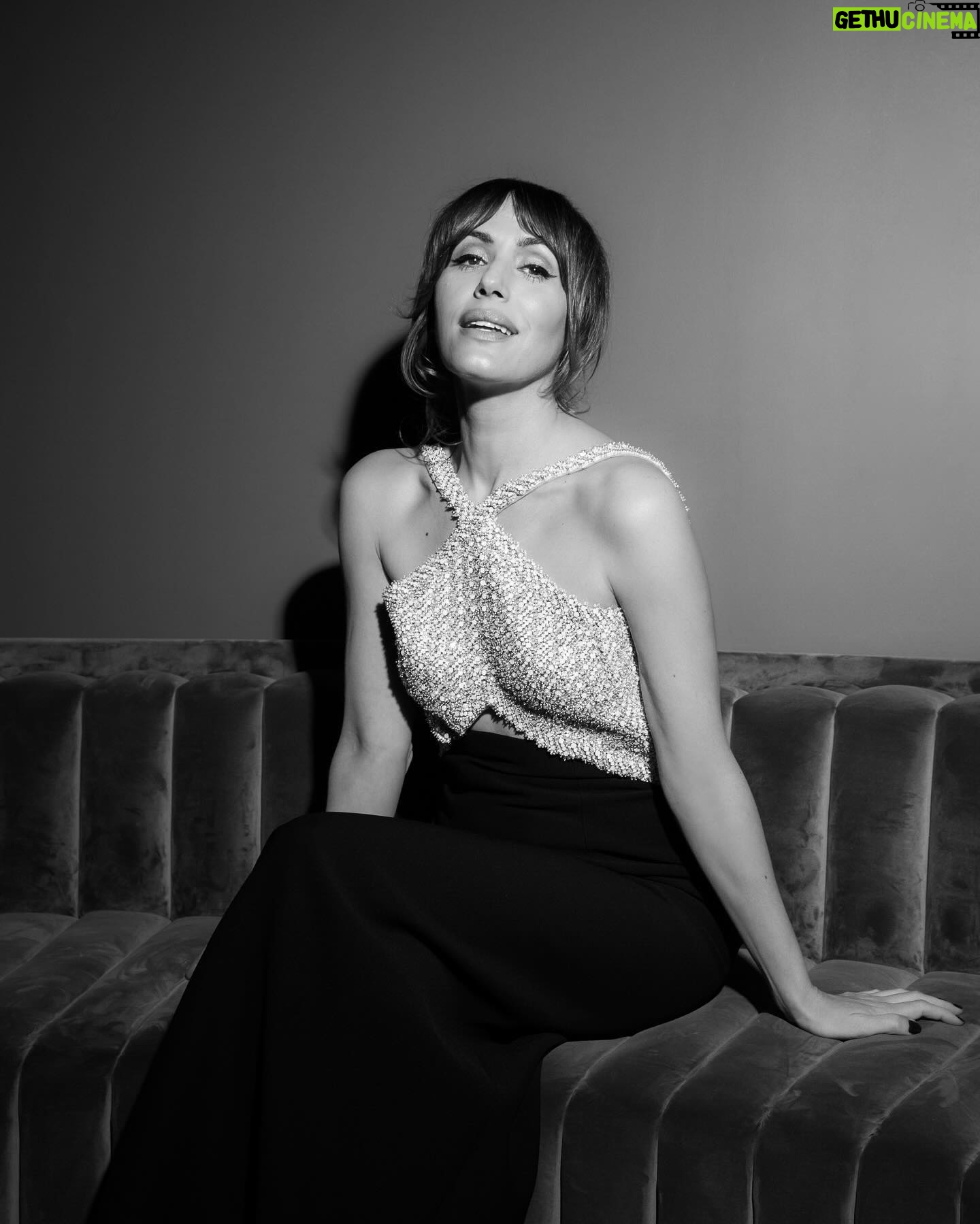 Irene Montalà - 3.8K Likes - Gracias @pedrocedeno1 y @diorbeauty por acompañarme siempre a pesar de la lluvia y del viento huracanado. Y gracias @davidgallardophoto por estas fotos preciosas❤️
@festivalmalaga
@vanityfairspain
@ns_management_
@diorling1
