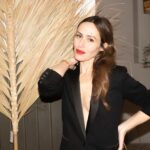 Irene Montalà Instagram - Be like water. La primera en @pachulinterior con traje de @sandroparis . El resto, una black week en toda regla🌹 Feliz viernes❤️