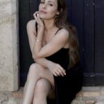 Irene Montalà Instagram - Pueblo, campo, comida, sol y luna llena. Feliz fin de semana para todos❤️ @ehmoda 🕶️ @opticatoscana
