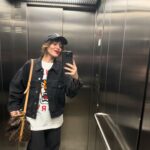 Irene Montalà Instagram - Niños de vacaciones y adultos currando. Esas maravillas de ayer, hoy y siempre. Feliz puzzle a todos los que os toca ser creativos estos días ✊🏻