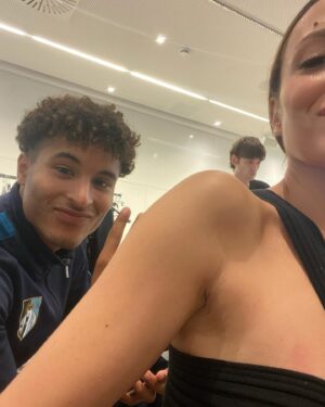 Irene Montalà Instagram - ¿Estáis viendo La Academia?
Aquí os dejo algunas curiosidades:
1. Una pareja muy maja. @mrdiegomartin 
2. Mi hijo precioso. @marcsolerrull 
3. El nuevo. @iam.vieira 
4. Super #fernandotrullols y super @aidadesarraga llevando la batuta 
5. En pleno meollo.
@primevideoes
@som3cat
@sptvintl
@brutalmediaprod