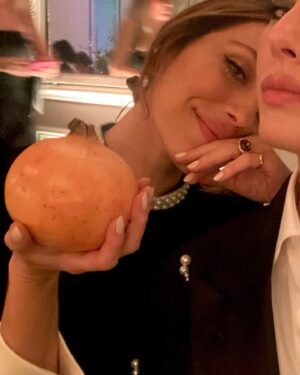 Irene Montalà Instagram - La semana pasada, en Madrid. Noche mágica de @guerlain x @begumkhan ✨
Make Up de @pedrocedeno1 para @guerlain 
Mono de @sandroparis 
💅🏻 de @prettify.es 
Joyas de @alhajacultstore