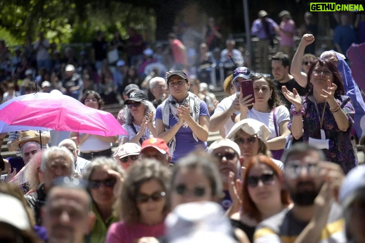 Irene Montero Instagram - Muchas gracias por venir a la Fiesta de la Primavera de Podemos otro año más. Y por supuesto, este 9 de junio, vota Podemos 💜✨