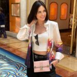 Irina Antonenko Instagram - Exploring LV for the 4th time this year 😅 #edc#edclv