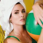 Irina Antonenko Instagram – Pool day with @irina8antonenko at @pinktreestudiosla 💛🫧
