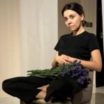 Irina Chesnokova Instagram - Стартапер vs актер. Тяжесть букета потрепала, конечно..🫠🥴