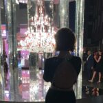 Irina Chesnokova Instagram - What a beauty, my goodness! Today a vintage Baccarat chandelier of 84 bulbs was performed in Dubai!!!! It's three metres high. (Almost like me, but in kilometres🤪) And I've recently seen this beauty being born. Look at the carousel. It's great labour and craftsmanship. Что за красота, ну божечки! Сегодня в Дубае была вставлена винтажная люстра Баккара из 84 лампочек!!!! Высотой 3 метра. (Почти как я, тока в километрах) А ведь еще недавно я видела как эта красота рождается. посмотрите карусель. Какой это великий труд и мастерство. @baccarat ❤️ #baccarat @avlibytashas