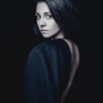 Irina Chesnokova Instagram - Ладно, раз башни дубайские и мявы вас не заводят, получайте фотокарточки меня 2022 и 2017 годов. А! Интересный факт! Фотокарточки сделаны одним и тем же человеком! @dvelichko ну и потрепал же ты меня! Угадайтиии, на какой фотке какой год😝😝😝