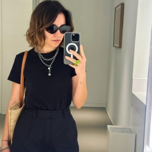 Irina Chesnokova Instagram - Давненько не было фоток из туалета. Исправляимси.