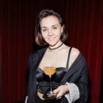 Irina Chesnokova Instagram - Никак не хватает времени на пост, но я просто обязана поделиться с вами тем, какие прелести окружают меня на этом трудном пути создания @meowbar_dubai в Дубае: -бар находится в самом-пресамом fancy центре Дубая. На одном пространстве с роскошественным рестораном @lacasadeltangodubai надо как-то соответствовать.. Что же решаем сделать мы? Полностью раздолбать зал. Эдакай Гранж-лухари: уронить хрустальную люстру, расписать стены, разрисовать мебель(это впереди)) Прелесть номер раз: @swallowyellowpillow - спасибо, что быстро ворвалса! Я именно так и представляла это граффити! Полтора года назад в моей жизни появился @lsvsrg и время от времени оберегает меня своей заботой, толкает из пропасти отчаяния своими идеями - одна из последних - самая афигевшая серия вечеринок в Мяу баре #ТРИКОТАЖ [😻😹😸ж] и Серёжка это прелесть номер два. Уютнейшая веранда @lacasadeltangodubai и их готовность к переменам - это прелесть номер три. Благодаря нашим совместным усилиям, всего ЗА МЕСЯЦ в заведении появилас восхитительная кухня. Потрясающая подборка вина и очередь из желающих все это попробовать 😎🤞🏾 @liquid.design.agency это прелесть, основанная моими друзьями год назад и уже покорившая Дубай количеством крутых проектов. Спасибо, что находите время на мявушку тоже🥹 @eugene_mack прелесть и коктейльная фея. Автор и Создатель Морковной паломы (!!!) Самые лучшие гости.. это вообще бесценная прелесть. Спасибо, что из мильенов заведений Дубая вы выбираете мяу😊 @seoev это ваще сокровище, а не прелесть! Невероятной красоты фотокарточки. До тебя я не подозревала, как у нас красиво😅 @juliet_juice @vasilisa.ostapets @andreybolshakov___ @katringodgiven без вас ничего бы не состоялос вааааще, но я вам ничего не скажу-хер вы куда от меня денитесь!!!! ❤️