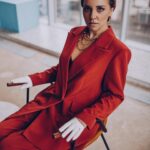 Irina Chesnokova Instagram - Стартапер vs актер. Тяжесть букета потрепала, конечно..🫠🥴