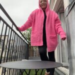 Irina Myagkova Instagram – Финальный день в Париже. В этот раз было необычно. Было много «первый раз в жизни», а именно:
– застала в Париже  10 и солнце и -4 снег
– потеряли мой багаж и я прожила 2 дня без багажа
– дала концерт в Париже
– сделала татуировку🩷
– снимали 3 дня кое-что😎
– порвалась красная нить, хотя желание не исполнилось🤷🏼‍♀️ может, на днях🙌🏼
– купила богатую сумку☺️
– слушала в такси русский шансон, и это не мой выбор, это таксист так захотел😂
Но, как и всегда очень много улыбалась. Мне тут очень хорошо.