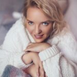 Irina Myagkova Instagram - Домашний очаг, свяжитесь со мной😎 есть рецепт шарлотки и советы для скорпионов😂 Фото @valentin_blokh Мейк @elvirariabtseva_makeup