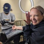 Irina Myagkova Instagram – Финальный день в Париже. В этот раз было необычно. Было много «первый раз в жизни», а именно:
– застала в Париже  10 и солнце и -4 снег
– потеряли мой багаж и я прожила 2 дня без багажа
– дала концерт в Париже
– сделала татуировку🩷
– снимали 3 дня кое-что😎
– порвалась красная нить, хотя желание не исполнилось🤷🏼‍♀️ может, на днях🙌🏼
– купила богатую сумку☺️
– слушала в такси русский шансон, и это не мой выбор, это таксист так захотел😂
Но, как и всегда очень много улыбалась. Мне тут очень хорошо.