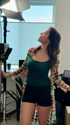 Iris Almario Instagram - Filming Day 1 was full of surprises! From hustling to record a voiceover job between takes to experiencing an earthquake together. 😅 That didn’t take away from having a full day of creativity & play. Now it’s time for filming day 2. 😊🎭✨🎥 #bts❤️ #storytellers #actresslifestyle 

#actressgallery #filmday #onset🎥🎬 #latinactress #actorsofinstagram #gratefulactor #actrizlatina #actinglife 
#filmingday