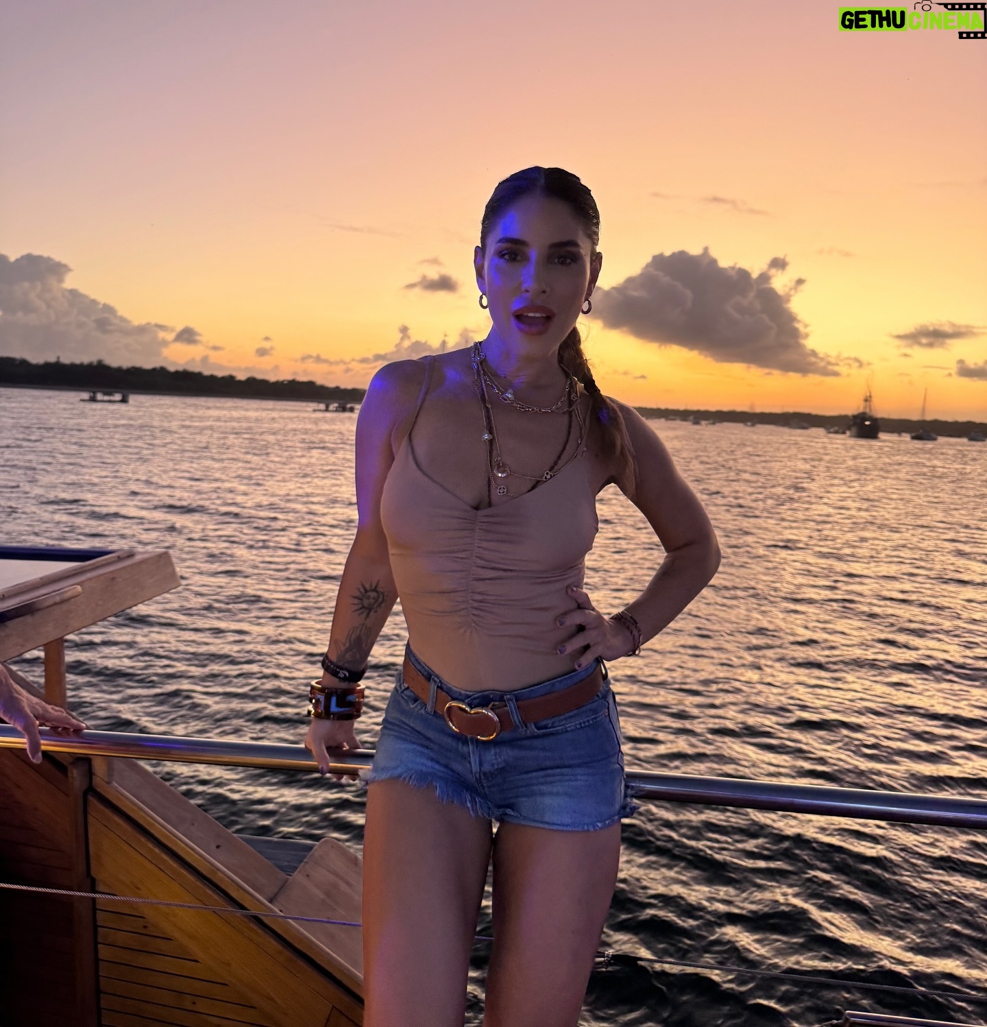 Irmak Ünal Instagram - So I had this friend who used to say “Why do you share your own photos with quotes you like…. İt doesn’t even make sense… “ well i think it does, as long as i express myself, which is a rare human behavior nowadays…. So there you go. I really love this one. With love , always 🤍 ✨✨✨✨✨✨“Hurt people hurt people. That’s how pain patterns gets passed on, generation after generation after generation. Break the chain today. Meet anger with sympathy, contempt with compassion, cruelty with kindness. Greet grimaces with smiles. Forgive and forget about finding fault. Love is the weapon of the future.” 😉
