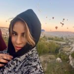 Irmak Ünal Instagram - #Cappadocia & #Istanbul… Breathtaking @phonix.klein 💎 , gorgeous @kairarooftop ✨ and amazing @upper_ist 🌃 it was a wonderful weekend. To be continued… 📸 by talented Mr @scott1bruce 🧿 and 🔥 by @kemottomusik #dreamteam