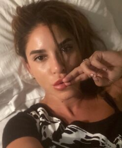 Irmak Ünal Instagram - Last few months have been amazing eye openers… my little advice to all that give time and love to follow me… always listen to your intuition, but still be brave to follow your dreams… sometimes it will seem like it all dont make sense… but believe me there is a reason for this all… And… dont forget to have loads of fun in the process. Oh and dont take it too seriously…Keep dancing and keep dreaming ❤️‍🔥 ✨✨✨✨✨✨✨✨✨ Son birkaç ay inanılmaz ufuk açıcı oldu… beni takip etmek için zaman ayıran ve seven herkese küçük tavsiyem… her zaman sezgilerinizi dinleyin, buna ragmen yine de hayallerinizi takip etmek için cesur olun… bazen her şey anlamsızmış gibi görünecek … ama inanın bütün bunların bir nedeni var… Ve… bu süreçte bol bol eğlenmeyi de unutmayın. Ha bi de… fazla ciddiye almayın… hiçbirşeyi…Dans etmeye ve hayal kurmaya devam edin #intuition #trustyourintuition #musicislife #believe #allin #alllove