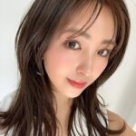 Iroha Yanagi Instagram – ＼ 人生初ハーブピーリングレポ ✐☡／
⁡
⁡
@athena_beautysalon 
で4月頭で施術してもらった
@christinajapan 
漢方ハーブピーリング🌿
⁡
かなり痛い⚡︎ 
あの痛さは拷問だ！
て、ピーリング経験者たちのいろんな意見を
聞いてただけに、、
それなりの覚悟でのぞんだピーリングでしたが
初めてだったし優しく施術して下さったのもあり、
それほど痛くなくびっくり🫢
微粒子だから導入中の痛みや不快感がないという✔︎
⁡
なんならハーブが肌に浸透していってる
感じが逆に気持ちかったかな😳
施術後すぐは肌に触れるとチクッっとする感じ。
⁡
肌にどんどんハリが出て
剥離も鼻付近にほんの少しだけ
皮が剥けたかなぁ〜という感じでした。
施術前よりハリ感がパワーアップで終了⤻
内側から透明感が出てほんとやってよかった‼︎
お化粧ノリも全然ちがうんよ。
スワイプしてみてもらったらわかると思う。うん。
⁡
水分量も増えるから
乾燥肌さんおすすめしたい！
この時期花粉とか黄砂とか肌トラブルすごいし
niceタイミングでした ✔︎
 
スケジュール次第で5月どこかで2回目を
受けにいきたいと検討中♡
⁡
⁡
⁡
⁡
⁡