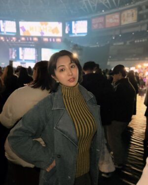 Iroha Yanagi Instagram - ・
関西コレクション2024🤍
S/Sで皆んな春仕様になってた🌸

CASUALをテーマに
全身SHEINコーデで遊びにきたよ👖❤︎

この時期にぴったりのデニムのロングジャケットに
ステージ上でも着用されてたストライプの
タートルネックセーターにフレアスカート🙌🏻
グリーンと縞模様をポイントに
春のカジュアルコーディネート組んでみました😌✨

ピアスもフラットシューズもSHEINさんのものだよ♪
どのアイテムも着回しできそうで
お手頃なのに生地もしっかりしてて着心地good🙆🏻‍♀️🤍

FRIFUL ウェストベルト付きロングデニムジャケット
商品ID：26676236

FRIFULタートルネックストライプセーター
商品ID：26001397

フレアスカート
商品ID：24438036

フラットシューズ(アーミーグリーン)
商品ID：25406624

DAZYボールデコレーションスタッドピアス
商品ID：15118783

縞模様プリント大容量エコバッグ
商品ID：11013401

私専用のクーポンコードが発行されました🎫
クーポンコード：KC24iroha

https://m.shein.com/jp/campaigns/kansai24ss

#SHEIN関コレ24SS
#SHEIN関コレ
#24SSwithSHEIN
#SHEINjapan
#SHEINコーデ
#関西コレクション
#SHEINSTYLEKEYWORDS