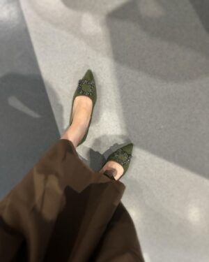 Iroha Yanagi Instagram - ・
関西コレクション2024🤍
S/Sで皆んな春仕様になってた🌸

CASUALをテーマに
全身SHEINコーデで遊びにきたよ👖❤︎

この時期にぴったりのデニムのロングジャケットに
ステージ上でも着用されてたストライプの
タートルネックセーターにフレアスカート🙌🏻
グリーンと縞模様をポイントに
春のカジュアルコーディネート組んでみました😌✨

ピアスもフラットシューズもSHEINさんのものだよ♪
どのアイテムも着回しできそうで
お手頃なのに生地もしっかりしてて着心地good🙆🏻‍♀️🤍

FRIFUL ウェストベルト付きロングデニムジャケット
商品ID：26676236

FRIFULタートルネックストライプセーター
商品ID：26001397

フレアスカート
商品ID：24438036

フラットシューズ(アーミーグリーン)
商品ID：25406624

DAZYボールデコレーションスタッドピアス
商品ID：15118783

縞模様プリント大容量エコバッグ
商品ID：11013401

私専用のクーポンコードが発行されました🎫
クーポンコード：KC24iroha

https://m.shein.com/jp/campaigns/kansai24ss

#SHEIN関コレ24SS
#SHEIN関コレ
#24SSwithSHEIN
#SHEINjapan
#SHEINコーデ
#関西コレクション
#SHEINSTYLEKEYWORDS