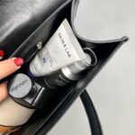 Iroha Yanagi Instagram – ＿＿＿＿＿＿＿＿＿＿＿＿

持ち運びできるサイズ感で
6月は遠征続きだから活躍しそう！！✈︎
しっかり保湿力あって秒で
もっちり肌になれるから
撮影後のメイクオフした後とか
目の下の乾燥すんごい時に
とっても助かってるレチノールリペアセラム。
バズりすぎて4月に完売してた😱笑

@skinnlab_japan 
BARRIERDERM LINE 
-バリアダームライン-

バリア機能強化ケア×保湿の両方を叶えて
花粉とか外的ストレス対策にもなるから
まさにあたしの悩みをぜんぶ聞いてくれた
シリーズって感じ。笑

毎日使いすぎてもう無くなりそう、、🤣
中ないからお守りクリーム映えないw

乾燥&トラブル肌で悩んでる人は
体験してみてほしい😶‍🌫️🫧

6月1日(木)～6月12日(月)まで
Qoo10のメガ割でお得期間だから
そのタイミングがおめ🫶🏻
　
＿＿＿＿＿＿＿＿＿＿＿＿

#スキンアンドラブ #skinnlab #qoo10 #qoo10メガ割り #メガ割 #韓国スキンケア #韓国コスメ #レチノール #バクチオール #アイセラム #アイケア #美容液 #保湿クリーム #お守りクリーム #保湿 #保湿ケア #スキンケアマニア #スキンケア