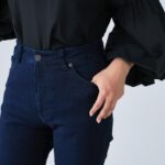 Iroha Yanagi Instagram - ・ いつもモデルを担当させてもらってる OverEからついにデニムが、、！👖 ストレッチスキニーデニム🤍 蓄熱で動きやすいから だんだん肌寒くなってくる季節 に超おすすめだった！ 個人的にDisney seaとか に履きたいっ！て思った🏰 ピンポイントすぎ？　 服何とでも合わせやすいカラー なのもいいよね。 撮影では黒のトップスと 合わせたけど白シャツとかに 合わせてもきれいに着れそう✨ #overe #ストレッチスキニーデニム #デニムコーデ #大人カジュアル #大人デニムコーデ #30代ファッション　#ママコーデ #動きやすい