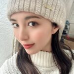 Iroha Yanagi Instagram - ・ ❄︎ ◌𓈒𓏸⛄️ 秋も通り越して いち早く冬先取りした日。 @cashmere.organic ニット帽の撮影🧣 カシミヤの手触りにほっこり🐏 𓈒𓏸 3つ違うデザイン被ってみた♪ 素材が上質なのはもちろんいいし、 大人なカラバリが嬉しい。 前髪なし、シースルーにしたり メイクもリップの色味チェンジ するだけで全然見え方が違って良い◎ @ban1331 💄thank u. #gobi #cashmere #ニット帽 #ニット帽コーデ #ニット帽女子 #カシミヤ #ストール #マフラー #撮影 #冬コーデ #あったかグッズ