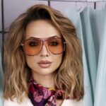 Iryna Soponaru Instagram – Хустинки, прикраси – це жіночі приємності!
Скажу чесно, мені довго не хотілось гарно виглядати, вдягатися в щось інше окрім «спортивок», але останнім часом, та затуркана жінка в мені, починає оговтуватися, та хотіти бодай чогось.
І я не покривлю душею, якщо скажу, що ця фотосесія, наче весняне сонце, обігріло мою закрижанілу жіночність.
Дякую @makova.official за те, що нагадуєте, як воно бути жінкою.
Дякую @dika_anka @martarodyk та @vlada_margitich за те, що нагадали, що я вмію виглядати, як королева і, не побоюсь цього слова, хартбрейкерша😇
Я люблю бути вродливою, але ще більше люблю ВІДЧУВАТИ себе вродливою. Це про внутрішній стан, ви ж розумієте, що я маю на увазі😉
Так от @makova.official @fashionpost.online та @agapovandarno завдяки цій фотосесії я і БУЛА і ВІДЧУЛА
Дякую 🩷
