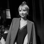 Iryna Soponaru Instagram – Такі протилежні відчуття. Задоволення від процесу роботи і сум від новин….
Mood swings протягом вихідних
Mood swings протягом двох років
Іноді здається наче живу в паралельній реальності 💔💔💔
А тим часом наступила весна🌷🌞
Обіймаю вас, мої любі фолловерс, і бажаю теплого настрою🫂
Чи є у вас якісь ритуали та заняття, які ви робите навесні? Щось що заряджає та дарує віру в краще?
Photo by @marta_adamchuk
Make by @dashawonder_
Hair @lena.kliuchnyk