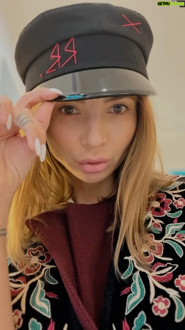 Iryna Soponaru Instagram - Мультибрендовий бутік @tvoi_official_shop , для мене це відкриття! Хочеться винести пів магазину, а головне, що все це українське😍 Браво нашим майстрам та майстриням! Я в захваті від @tvoi_official_shop , це найкраще місце для шопінгу в Чернівцях 🫶🏻