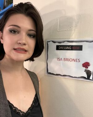 Isa Briones Instagram - what a week🌹
overwhelmed by the love and happiness I feel. i’m so grateful to feel like i’m where I belong, and with my family no less. love love love