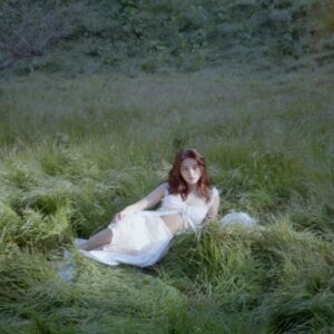Isabel Gravitt Instagram - Here’s me frolicking in some grass!
Taken by the lovely @ronathann