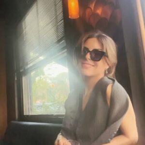 Isabel Burr Instagram - Una tarde con @fendi #fendipeekaboo