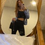 Isabel Burr Instagram - Oigan….extraño ser pelirouge 👩🏼‍🦰💅🏻 por si andaban con la duda…