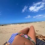 Isabel Burr Instagram - 2024 con colorcito siiiii 🌴🐚🌜🌛🦩