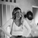 Isabel Figueira Instagram – Bom dia ✨
Muito Feliz a fazer o que Amo rodeado de um elenco espectacular e talentoso de quem eu gosto muito de trabalhar e também de uma equipa incrível.
Que bom a Novela CACAU ter tocado nos vossos corações ✨

Bom fim de semana ✨✨✨

#cacau #gravacoes #tvi #plural #work