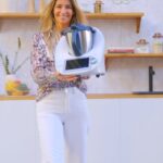 Isabel Figueira Instagram - GIVEAWAY FLASH 24H!✨✨ Para provar que todas as cozinhas têm valor, a Bimby lançou uma campanha de retoma, onde ao entregar qualquer pequeno eletrodoméstico de cozinha, recebes um desconto, a partir de 100€ na compra da tua Bimby. Para celebrar esta mega novidade tenho uma BIMBY TM6 para oferecer! Para te habilitares a ganhar só precisas de: - Seguir a minha página e a da @bimbyportugal - Deixar like nesta publicação - identificar 3 pessoas nos comentários (podem comentar quantas vezes quiserem) - partilhar esta publicação nos stories (com o meu tag e da @bimbyportugal - olhem que vou ver se partilharam!) Giveaway válido até às 10h00 de 18/03/2024. O vencedor é anunciado dia 20 de março nos stories. Boa sorte✨✨✨✨