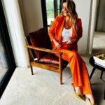 Isabel Figueira Instagram - Uma semana feliz para todos ✨ #work #getready #fashionsuit #fracominagirls #ascoisaspelonome #fracomina_official