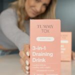 Isabel Figueira Instagram – Bom dia ✨

Querem perder aqueles quilinhos extra antes do verão, de forma divertida e deliciosa?✨️

Com o pack de emagrecimento rápido da Tummytox isso é possível com a ajuda destas 3 bebidas deliciosas:
🔥3-em-1 Draining Drink  para beber de manhã, que reduz a celulite e a retenção de líquidos, acabando com o inchaço
🔥Fat Burner Drink  com L-carnitina para beber antes do treino, e que vai ajudar imenso a queimar gordura 
🔥Night Burner Drink com Garcinia Cambogia para beber à noite. Reduz o apetite e acelera a queima de gordura enquanto dormem.

Os resultados são visíveis em apenas 10 dias e ainda potenciam os resultados do exercício físico 💪
Com a ajuda deste pack vão com toda a certeza sentir-se mais leves e arrasar no verão ✨️ eu já estou a tomar e adoro!!

Usem o código ISABEL15  e  façam como eu, usufruindo de um desconto de 15% em compras acima de 30€ em toda a loja www.tummytox.pt 
#tummytox #veraosaudavel #corpodeverão #pub