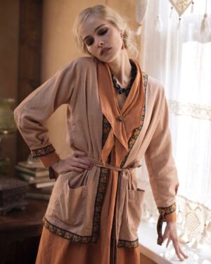 Isabel Lucas Instagram - @markrogers_photo recently sent me some on-set pictures. I personally don’t feel very relaxed having photos taken but it’s somehow different when I’m in character. I loved exploring this character with the lens on her. It feels like a joy and such an honour to work with artists as humble as Mark. There’s a silence to his nuanced nimble method that translates to his amazing pictures. 
📷 @markrogers_photo