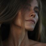 Isabel Lucas Instagram - Looking upon something with kindness, changes what is being looked at. Including towards ourselves. I commit to trying it daily, like a practice. Especially on the days it’s hard. They say loving others is implicitly correlated to how we love ourselves. Is this true for you? What’s your experience of this? @isabelsasse 📷 #dawnprayer x