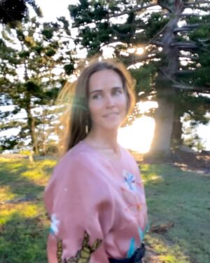 Isabel Lucas Instagram - Gold dust moments at the Lunacy premiere. Adore this dress by @alemais.official. 💗 

Thank you for styling dear @lucywarrenstyle & helping out with last minute touches @kultaustralia. Jewels by @sir__ & @cassandramamone, shoes by @stagnistudio xx