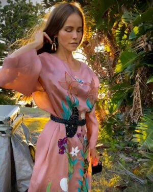Isabel Lucas Instagram - Gold dust moments at the Lunacy premiere. Adore this dress by @alemais.official. 💗 

Thank you for styling dear @lucywarrenstyle & helping out with last minute touches @kultaustralia. Jewels by @sir__ & @cassandramamone, shoes by @stagnistudio xx